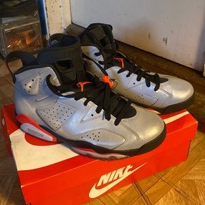 Jordans Retro 6 Reflections, Size 9.5